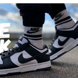 Nike black white dunk low